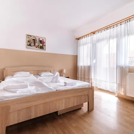 Δωμάτια σε οικογενειακή κατοικία Leitner Haz Balatongyörök